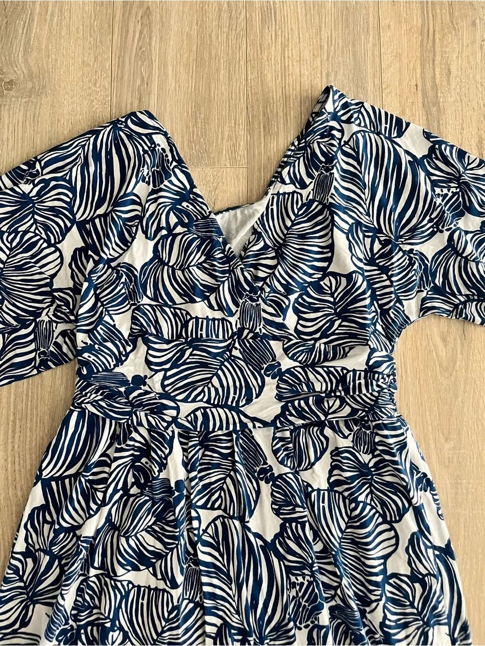 Lilly Pulitzer Women’s Parigi Boat Neck Romper Aegean Navy Beach Path - Size M - Picture 9 of 9